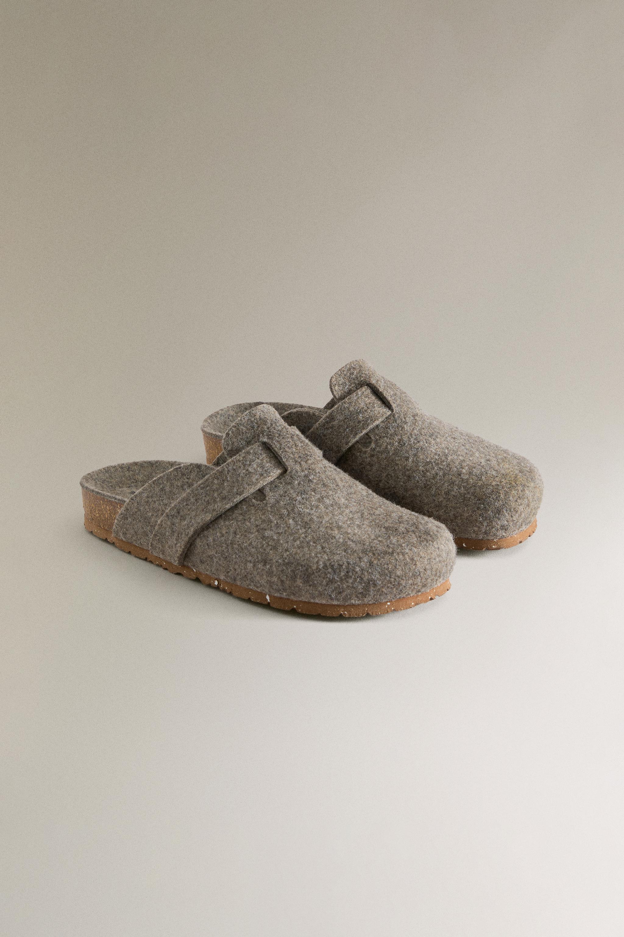 FELT CLOGS WITH STRAP